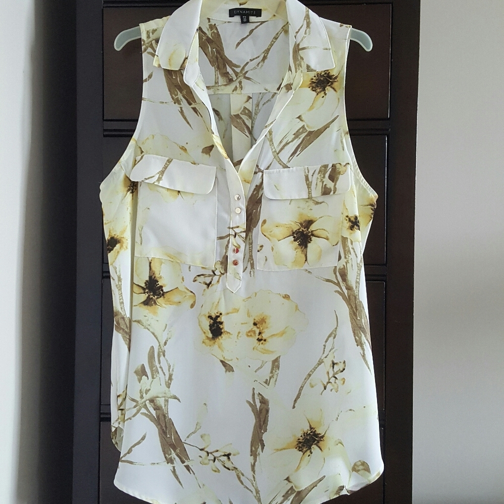 Dynamite Collar Top